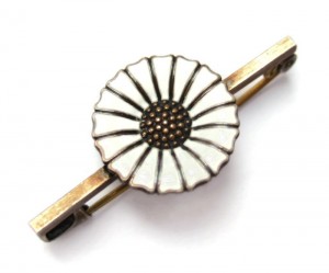 Anton Michelsen daisy bar brooch, for sale at Inglenookery.