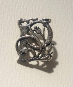Ortak sterling silver brooch, letter 'P', sold on eBay.