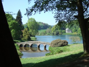 Stourhead. The Palladian Bridge in the foreground and the Pantheon on the other side of the lake. Photo by Inglenookery.