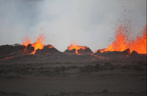 Eruption early morning 31 August 2014. Photo from the University of Iceland twitter feed.