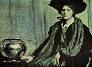 Jessie M King by J. Craig Annan (autochrome, 1908).