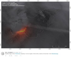 The Holuhraun lavafield (outlined) with the ongoing eruption.  Source: University of Iceland Twitter account.