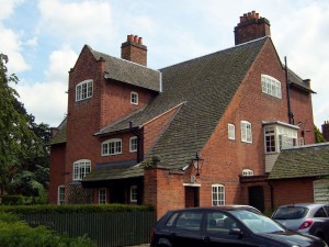 Inglewood (1892), a house by Ernest Gimson on Ratcliffe Road. Photo by NotFromUtrecht.