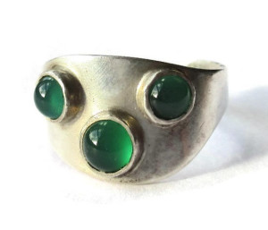 Vintage Swedish green chrysoprase and sterling silver ring, made in 1957.